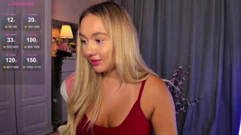 Snapshot of dreamaise chatting on October 9, 6:02 pm  Mary   pvt open    use pink and blue app lovense online show from October 9, 6:02 pm