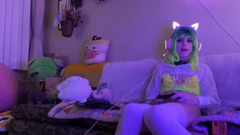 dreamdivyne online show from February 22, 3:32 am