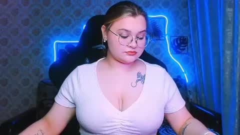 dreamforyoue2 online show from May 16, 5:33 pm