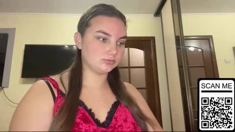 Snapshot of dreamyblushfairy chatting on September 30, 3:00 pm Mila online show from September 30, 3:00 pm