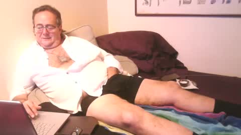 Snapshot of drfeelgood777 chatting on December 22, 5:11 am Dr. Feelgood online show from December 22, 5:11 am