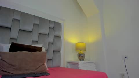 drinklau18 online show from November 30, 8:16 pm