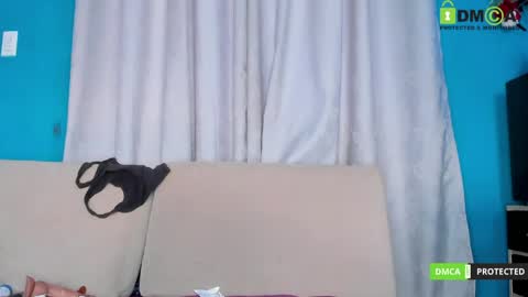 duamilktits online show from April 18, 10:39 am