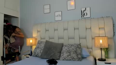 Dulce Maria online show from March 20, 7:30 pm