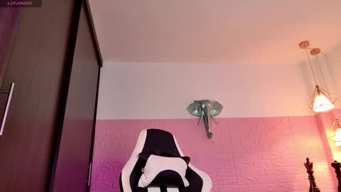 dulce_stormy online show from February 18, 12:16 pm