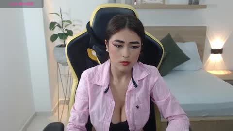 V I C T O R I A online show from March 3, 12:28 pm