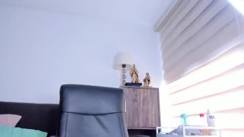 dulcepowl_lm online show from April 9, 2:12 pm