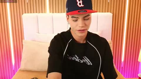 Dulcey online show from April 4, 5:58 am