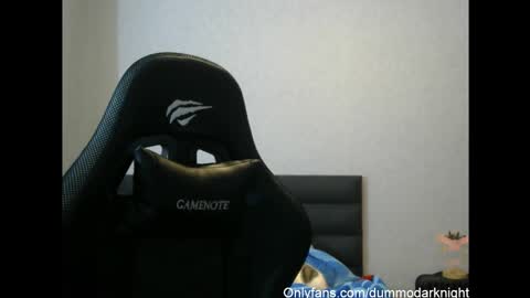 Snapshot of dummodarknight chatting on October 5, 10:17 pm The Dark Knight online show from October 5, 10:17 pm