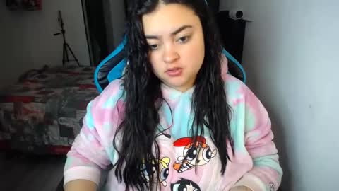 Snapshot of dumont_model chatting on September 9, 5:40 am Nicole   online show from September 9, 5:40 am