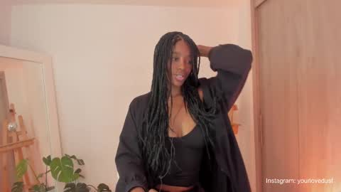 Snapshot of duna_du chatting on December 27, 3:59 pm My birthday is tomorrow November 30  online show from December 27, 3:59 pm