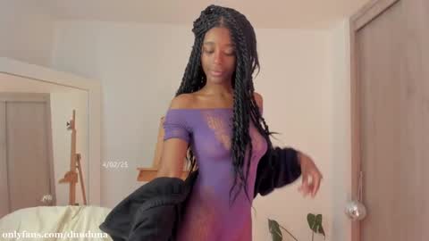 Snapshot of duna_du chatting on February 12, 5:16 pm My birthday is tomorrow November 30  online show from February 12, 5:16 pm
