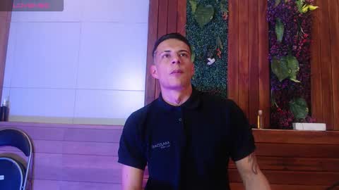 Snapshot of dustin_sonne chatting on October 25, 4:35 am Dustin Sonne online show from October 25, 4:35 am