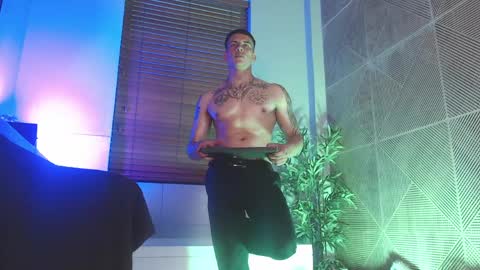 Dustin Sonne online show from April 1, 8:59 am