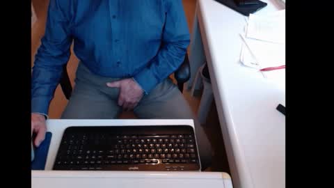 dutchpornking2 online show from March 13, 8:28 am