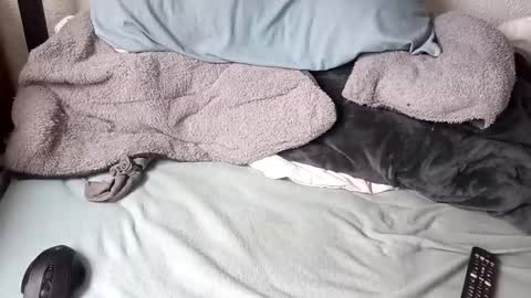 dv3nd3 online show from March 7, 12:05 pm