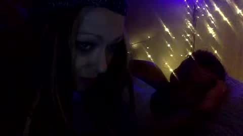 dyckandjayne online show from March 18, 8:42 am