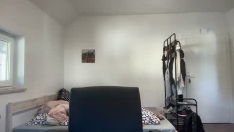Dylan and Ollie online show from July 10, 4:01 pm