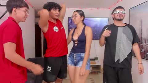 Mod Dylan Lilith Alan and  Drake online show from December 15, 4:26 pm