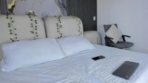 dylanroyce_ online show from March 15, 12:52 pm