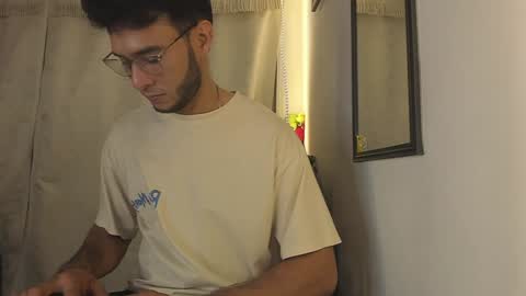 dylanxfun online show from December 7, 4:37 am