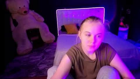 Dyna online show from November 18, 2:03 am