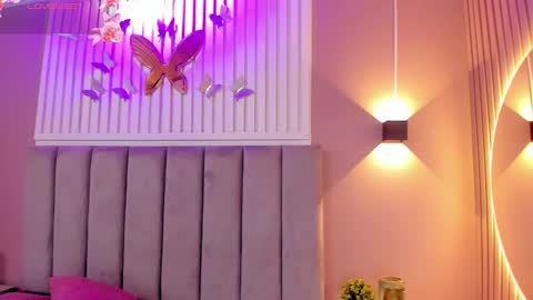 Juana online show from March 12, 6:32 pm