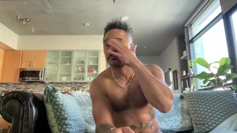 Snapshot of e13ven11 chatting on January 11, 10:40 pm Formally known as Virus of Life online show from January 11, 10:40 pm