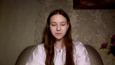 Yuni online show from April 18, 4:09 pm