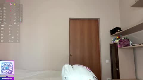 Emma online show from April 4, 6:31 am