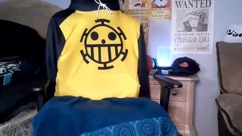 TWITTER   INSTAGRAM    easybreezy20   ONLINE 1230 AM TO 7AM online show from March 11, 6:52 am