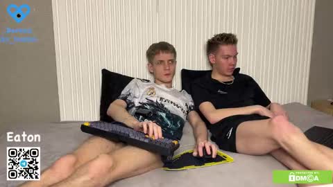 eaton_ online show from December 1, 9:13 pm