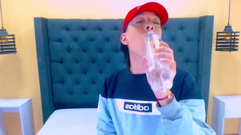 Eban  online show from February 5, 9:29 pm