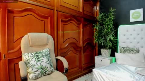 ebony_katterin online show from December 18, 11:16 am