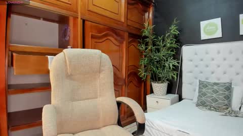 ebony_katterin online show from September 16, 2:53 pm