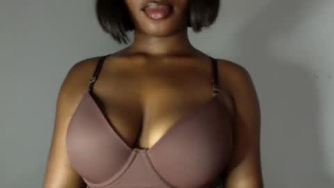 delilah online show from May 4, 7:53 pm