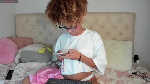 Queen Ebony online show from March 3, 9:05 pm