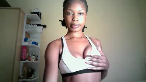 ebonytanqueen online show from April 28, 10:03 pm