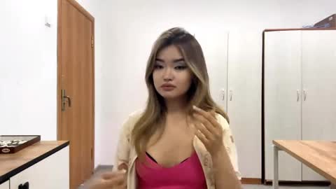 Sofia online show from April 4, 8:27 pm
