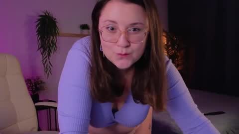 Snapshot of edalyn_af chatting on September 18, 9:19 pm      online show from September 18, 9:19 pm