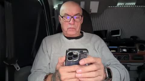 eddelmar online show from December 19, 2:01 pm