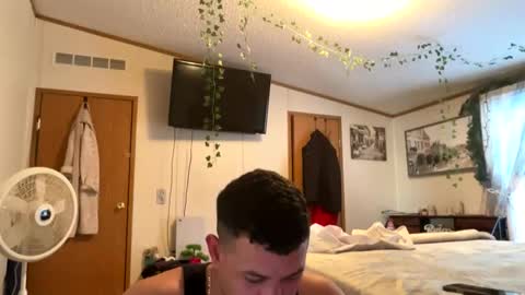 eddgarzay08 online show from February 1, 9:23 pm