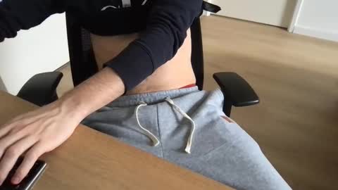 Snapshot of eddy270 chatting on November 1, 11:20 am eddy270 online show from November 1, 11:20 am