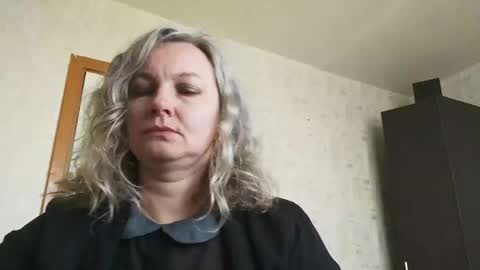 edithmanning online show from May 5, 7:36 am