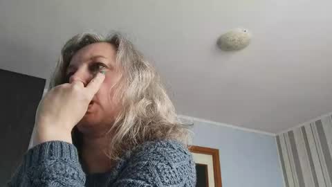 edithmanning online show from April 23, 9:28 am