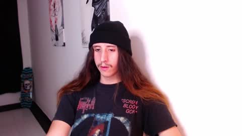 edward_chann online show from December 17, 11:38 pm