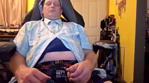 Snapshot of edwardaims_2please chatting on October 8, 3:13 am edwardaims_2please online show from October 8, 3:13 am