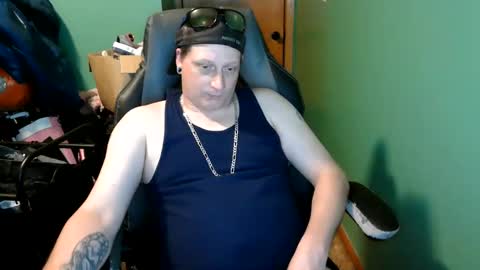 edwardaims_2please online show from June 7, 4:06 am