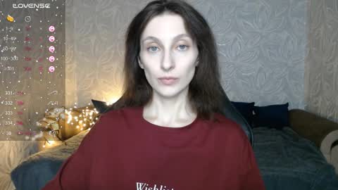 Snapshot of effy_gray chatting on September 28, 3:04 am Anna online show from September 28, 3:04 am