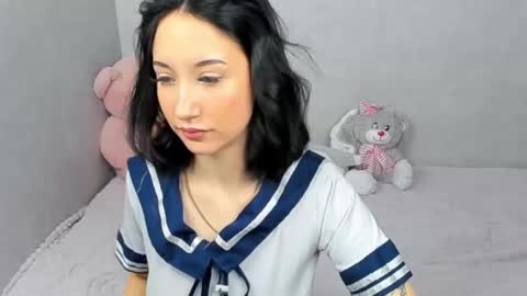 eileenmoores online show from February 12, 4:32 pm